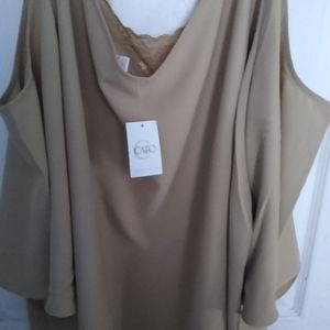 Women's Plus Size Top/ Off Shoulder Style
